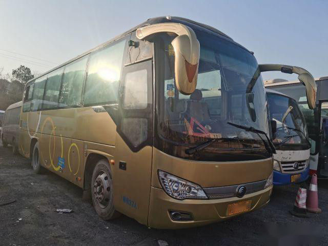 8.7 متر طول 37 مقعدًا Yutong ZK6878 حافلة ركاب ذات باب واحد LHD