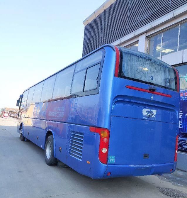 تستخدم Higer KLQ6129 53 مقعدًا محرك خلفي للحافلة ذات الأبواب المزدوجة الصلب Chiassis