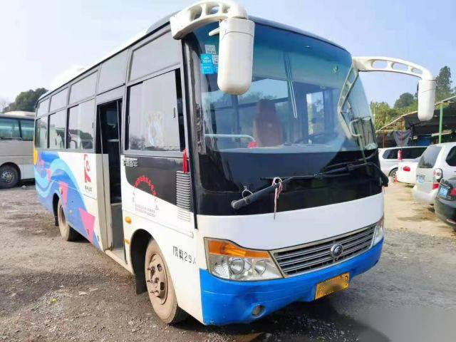 ISO Yutong ZK6752D 29 مقعدًا LHD مستعملة للركاب ذات الهيكل الصلب بأبواب واحدة