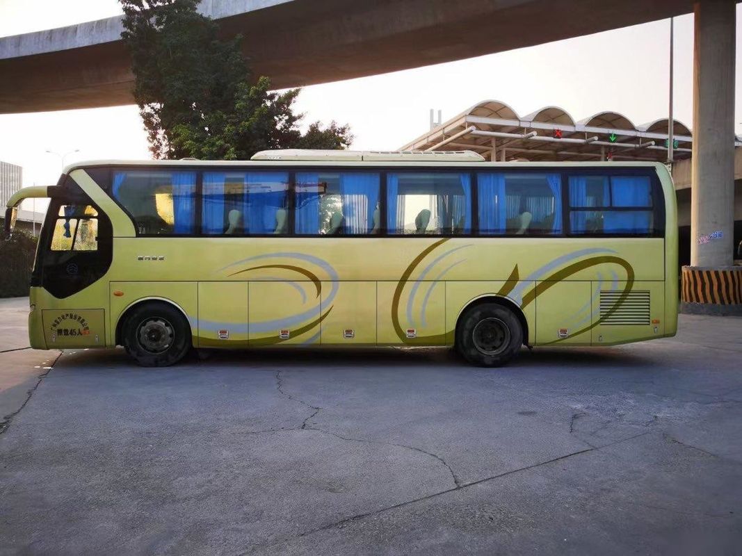 تستخدم حافلة الحافلة اليسرى بحالة جيدة مع AC Euro III موديل XML6102 45 مقعدًا تستخدم Golden Dragon Bus