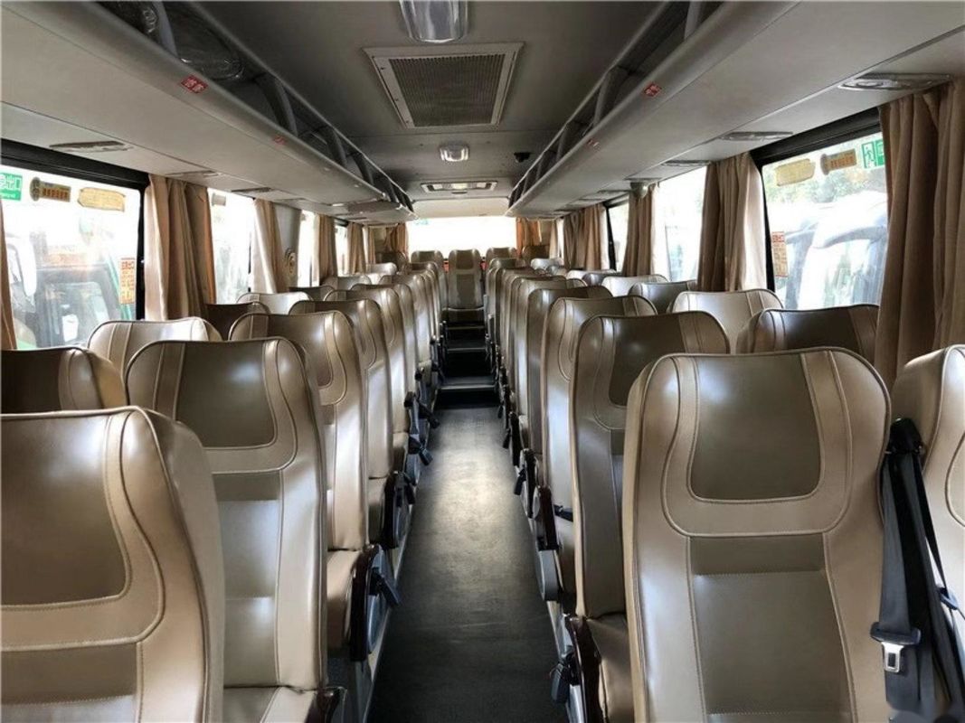 Yuchai Engine VIP مقاعد مستعملة مدرب مزدوج الأبواب وسادة هوائية الشاسيه حافلة ركاب تستخدم Golden Dragon Bus XML6112 48 مقعدًا