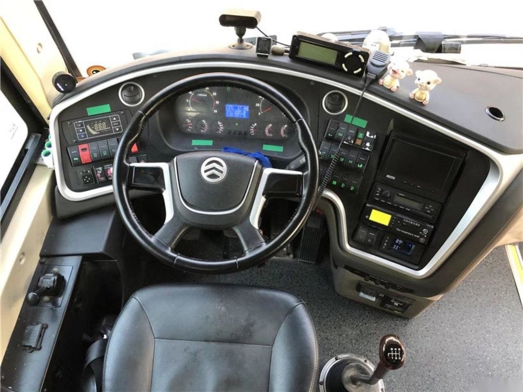 Yuchai Engine VIP مقاعد مستعملة مدرب مزدوج الأبواب وسادة هوائية الشاسيه حافلة ركاب تستخدم Golden Dragon Bus XML6112 48 مقعدًا