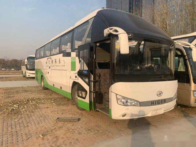 تستخدم Higer Bus للحافلات المستعملة 50 مقعدًا KLQ6122 WP المحرك الخلفي
