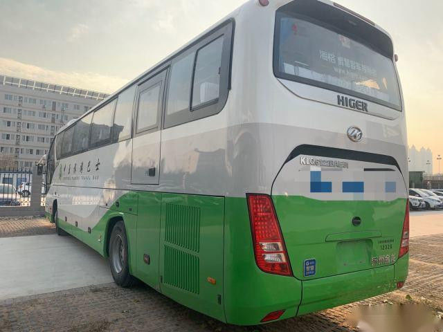 تستخدم Higer Bus للحافلات المستعملة 50 مقعدًا KLQ6122 WP المحرك الخلفي