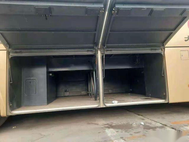 Higer Brand Used Coach Bus KLQ6109 46 Seats Low Kilometer Left Steering Single Door