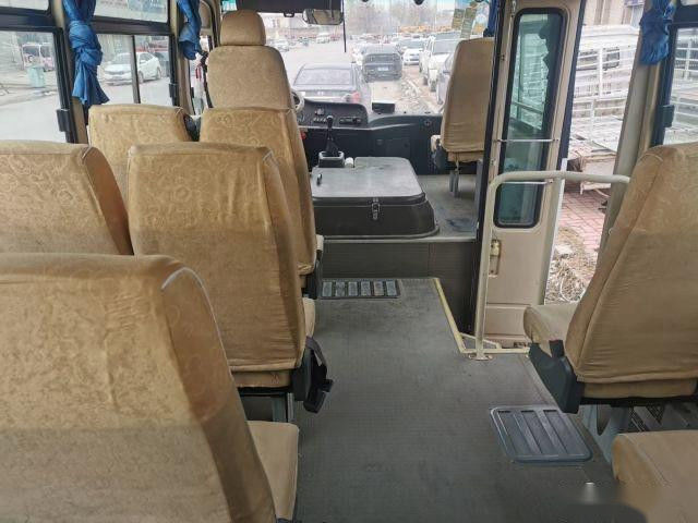 حافلات Yutong مستعملة Zk6609d1 19 مقعدًا Yuchai Engine 85Kw مستعملة ميني باص باب واحد كيلومتر منخفض