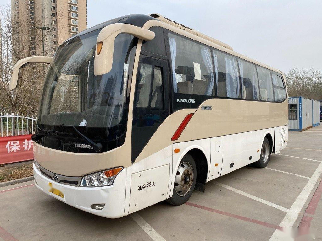 تستخدم Kinglong Bus Model XMQ6802 32 مقعدًا من الصلب الشاسيه المقود الأيسر حافلة سياحية مستعملة