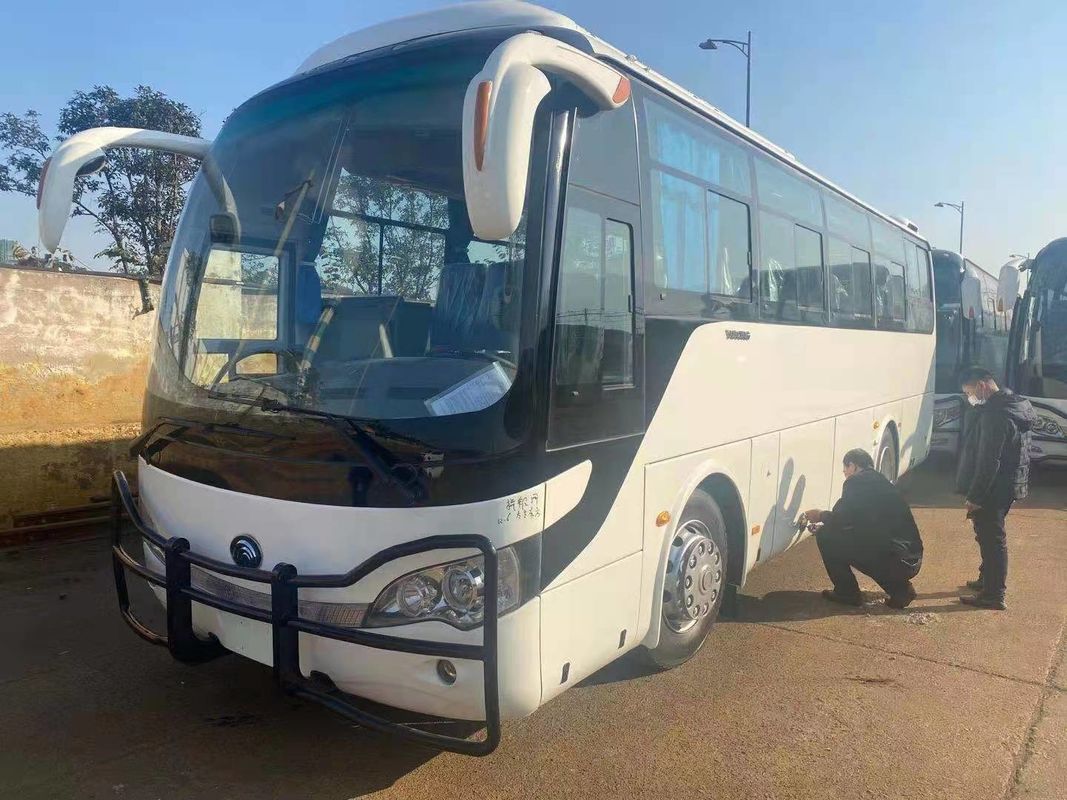2012 سنة ديزل تستخدم حافلات Yutong 51 مقعدًا Zk6110 أبيض اللون مع ممتص الصدمات