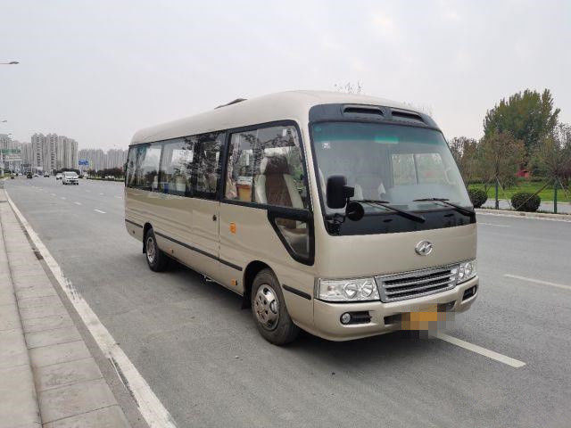 2015 سنة 10 مقاعد مستعملة Higer Coaster Bus ، حافلة صغيرة مستعملة 86kw مع مقاعد فاخرة للأعمال