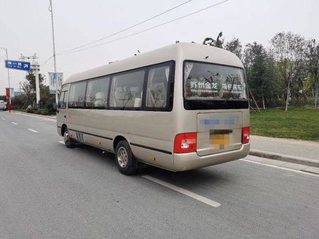 2015 سنة 10 مقاعد مستعملة Higer Coaster Bus ، حافلة صغيرة مستعملة 86kw مع مقاعد فاخرة للأعمال