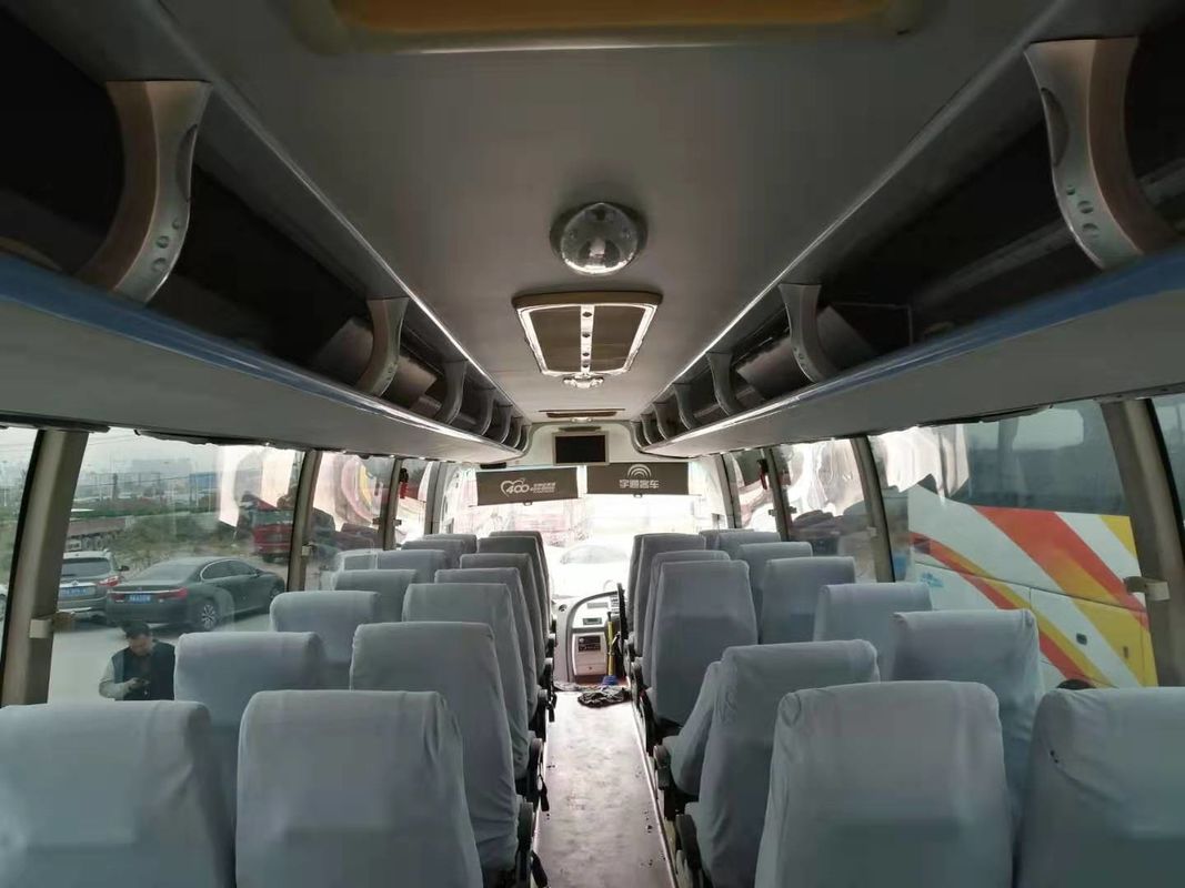 47 مقعدًا تستخدم Yutong ZK6107 Bus Used Coach Bus 2014 Year 100km / H Steering RHD
