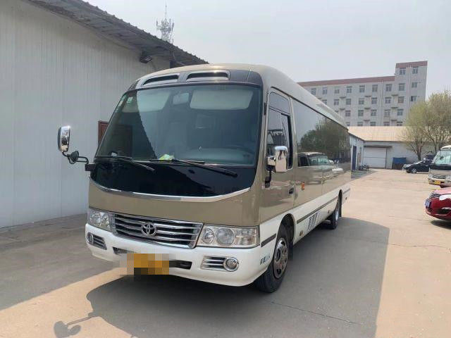 20 مقعدًا تستخدم حافلة Coaster Bus حافلة صغيرة Toyota Coaster Bus مع محرك بنزين 2TR لعام 2007 لتوجيه اليد اليسرى