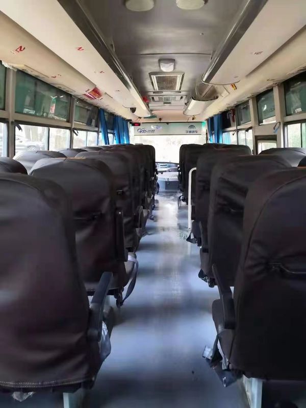 44 مقعدًا تستخدم Yutong ZK6102D Bus حافلة حافلات مستعملة 2014 سنة محرك أمامي توجيه محركات LHD ديزل