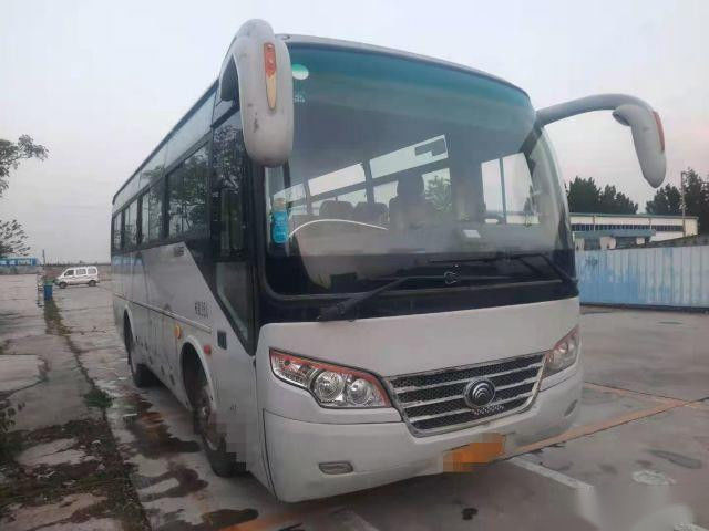 Yutong العلامة التجارية ZK6792D 35 مقعدًا Euro III المحرك الأمامي Yuchai 160kw التوجيه الأيسر التعبئة عارية