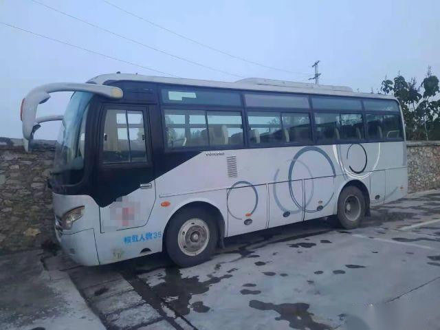 Yutong العلامة التجارية ZK6792D 35 مقعدًا Euro III المحرك الأمامي Yuchai 160kw التوجيه الأيسر التعبئة عارية