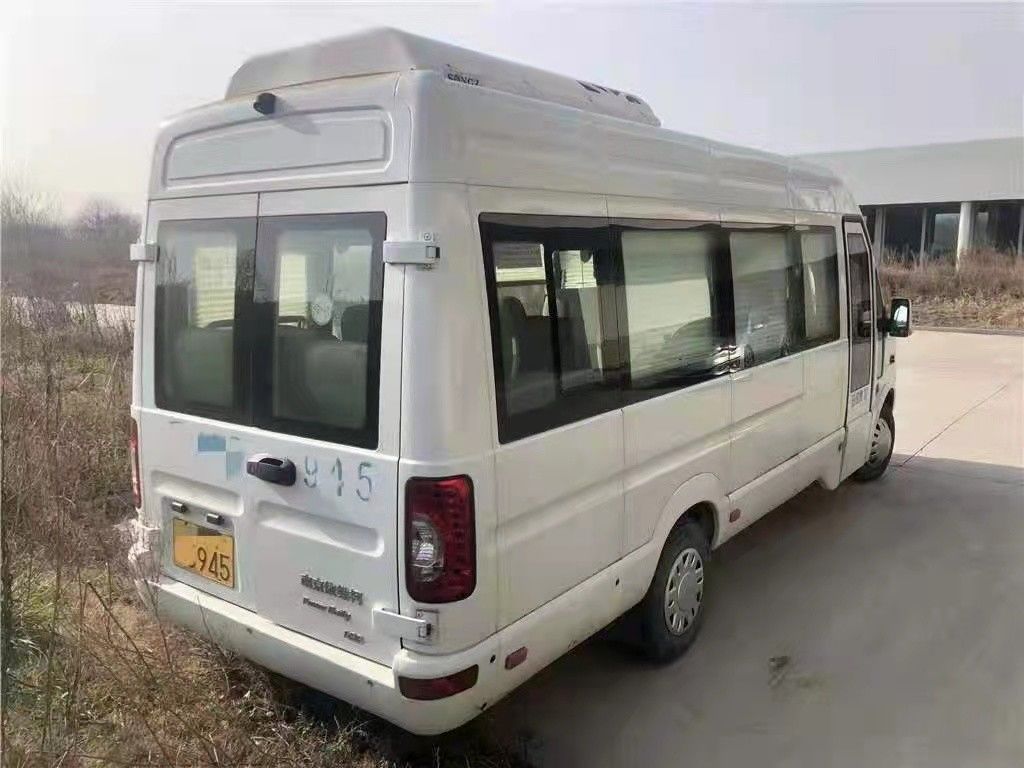 العلامة التجارية البيضاء المستعملة والجديدة Minibus 15 مقاعد 129Hp ديزل 2016-2017 سنة