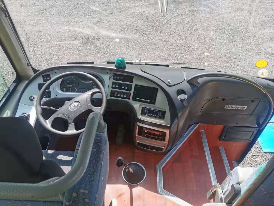 حافلة سياحية مستعملة Yutong ZK6999 45 مقعدًا محرك خلفي 177kw حافلة ركاب LHD هيكل وسادة هوائية