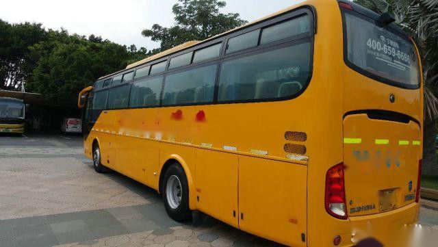 تستخدم Yutong Bus ZK6107 49 مقعدًا للتوجيه الأيسر هيكل وسادة هوائية Yuchai محرك خلفي منخفض كيلومتر