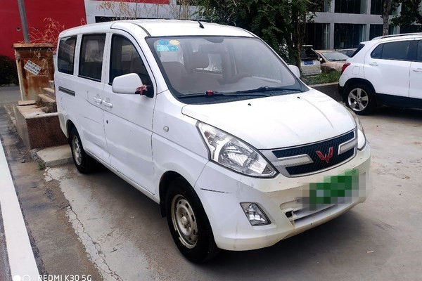 2016 Year 7 Seats Wuling Used Car Mini Bus سيارات مستعملة بنزين وقود LHD Drive