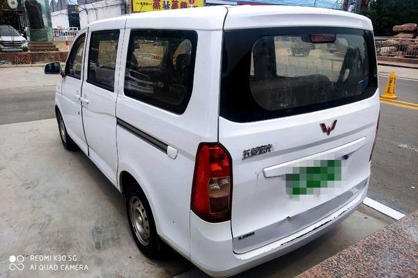 2016 Year 7 Seats Wuling Used Car Mini Bus سيارات مستعملة بنزين وقود LHD Drive