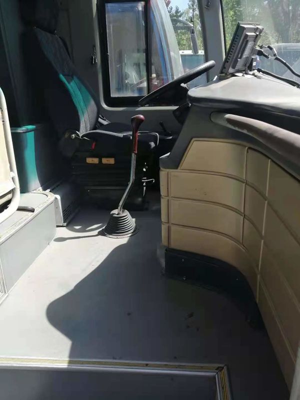 حافلة Youngman مستعملة هيكل NEOPLAN 48 مقعدًا وسادة هوائية مزدوجة الأبواب محرك خلفي يسار يستخدم حافلة ركاب