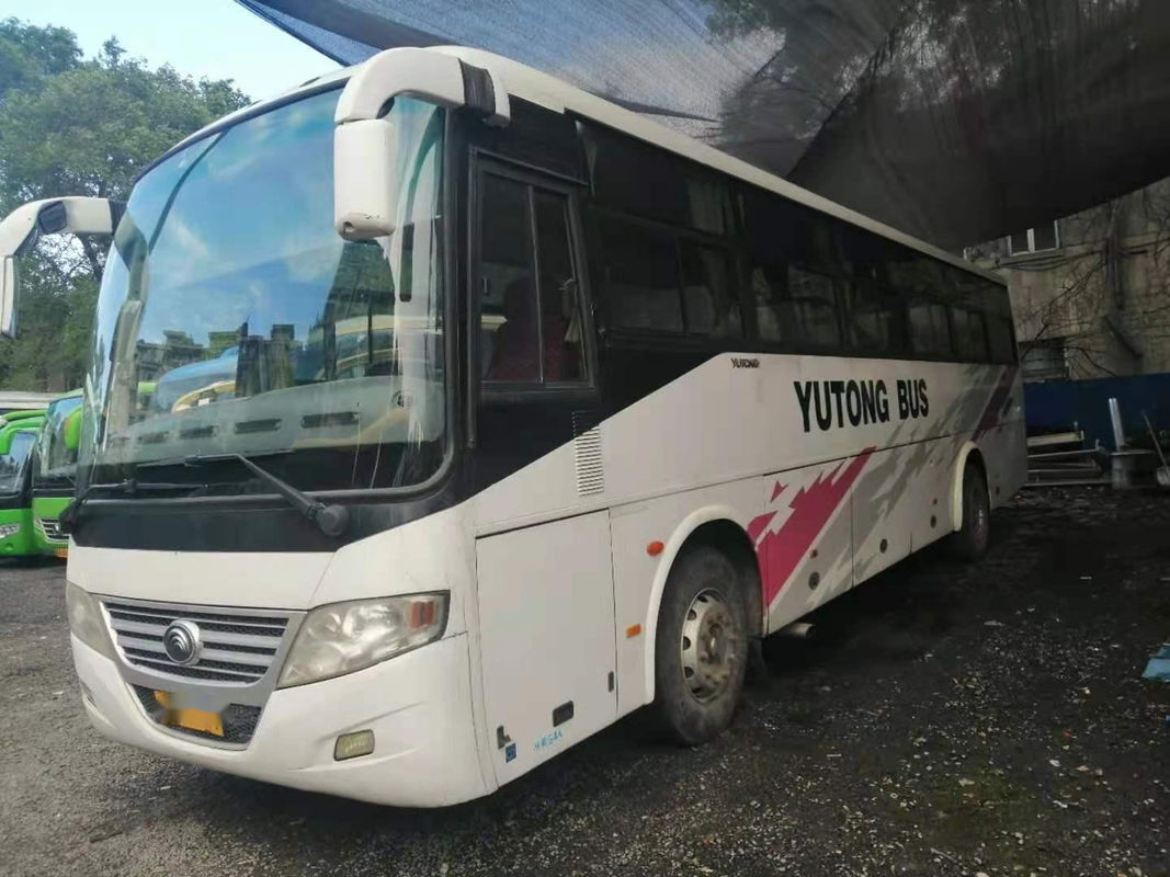 تستخدم Yutong Bus Zk6112d 54 مقعدًا أمام المحرك الأمامي للهيكل الصلب YC.
