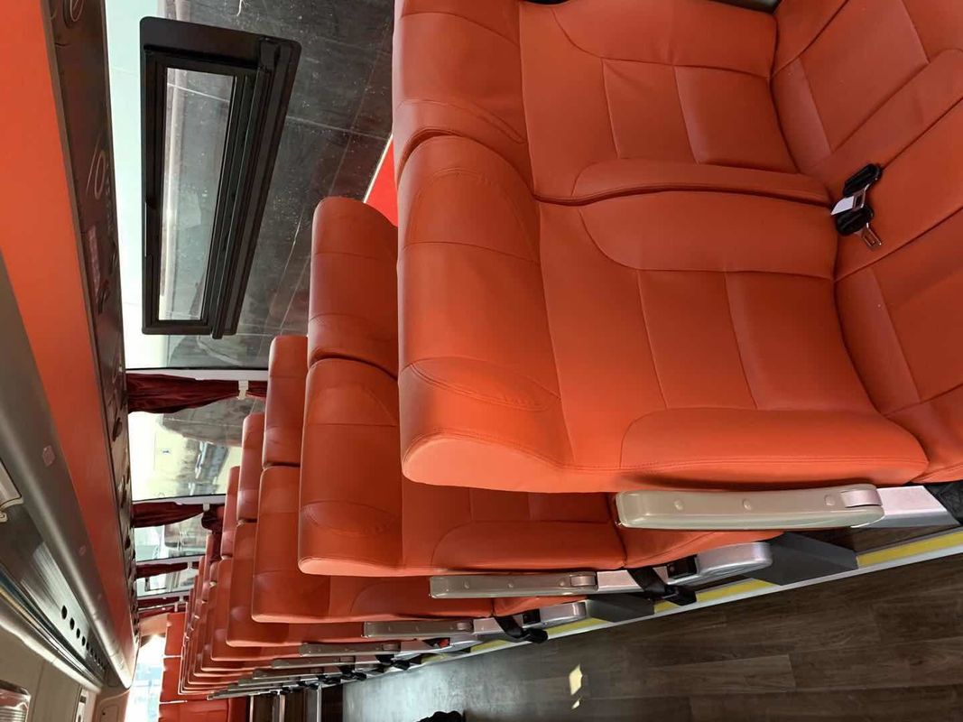 تستخدم Zhongtong Bus LCK6128 New Bus 56 مقعدًا أبواب مزدوجة كبيرة المقصورة الخلفية المحرك