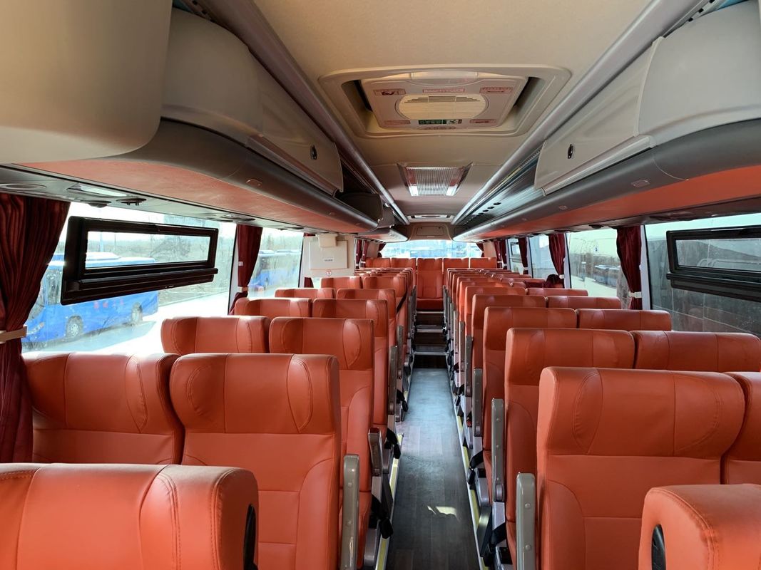 تستخدم Zhongtong Bus LCK6128 New Bus 56 مقعدًا أبواب مزدوجة كبيرة المقصورة الخلفية المحرك