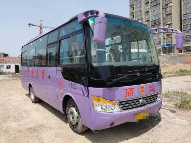 2015 سنة 30 مقاعد ZK6752D1 تستخدم حافلة Yutong مع محرك أمامي تستخدم حافلة سياحية للسياحة