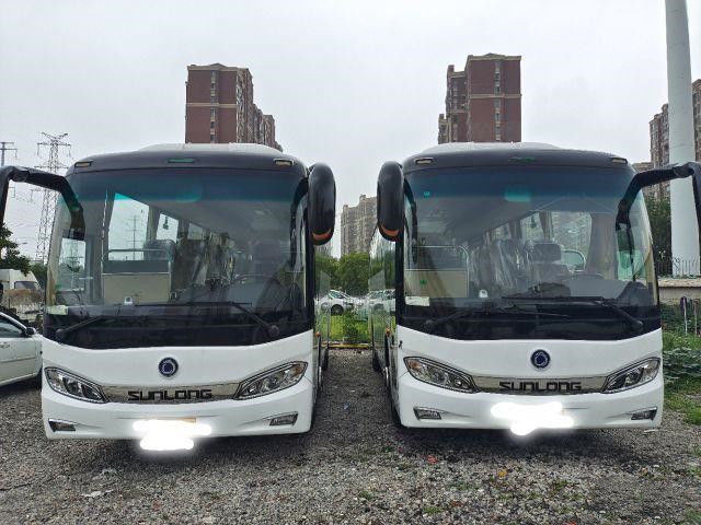 38 مقعدًا جديدًا للحافلة السياحية ماركة Sunlong SLK6903 هيكل الوسادة الهوائية 2020 Euro6 New Coach Bus Low Kilometer Yuchai Rear Engine