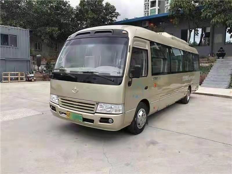 31 مقعدًا لعام 2016 تستخدم حافلة Feiyan Coaster Bus حافلة صغيرة مزودة بمحرك كهربائي لتوجيه اليد اليسرى
