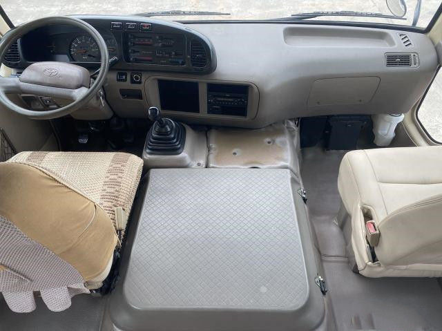 Toyota Coaster Bus for Africa Gaosilne 2TR Engine 108KW 23 Seats Left Hand Drive