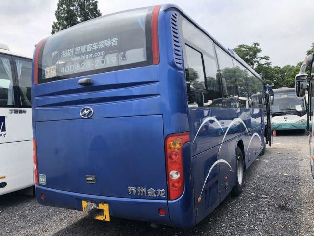 حافلة Higer مستعملة KLQ6119T 51 مقاعد Yuchai محرك خلفي 171kw هيكل وسادة هوائية 35000 كيلومتر حافلة سياحية مستعملة لأفريقيا