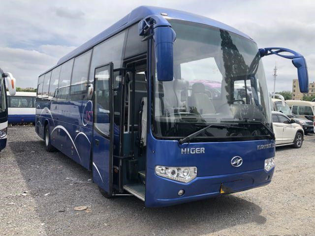 حافلة Higer مستعملة KLQ6119T 51 مقاعد Yuchai محرك خلفي 171kw هيكل وسادة هوائية 35000 كيلومتر حافلة سياحية مستعملة لأفريقيا