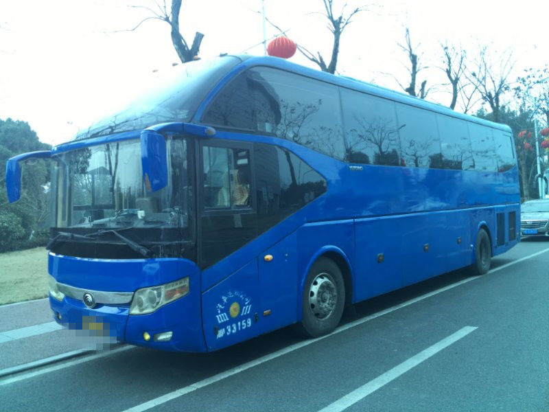 54 مقعدًا تستخدم حافلة الحافلة Yutong ZK6127 Bus 2016 Year Diesel Engine في حالة جيدة