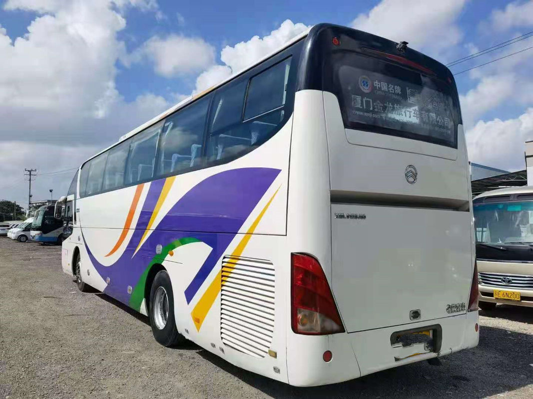 تستخدم Golden Dragon Bus XML6125 حافلة سياحية مستعملة 55 مقعدًا Yuchai Rear Engine 127kw Euro IV Double Doors