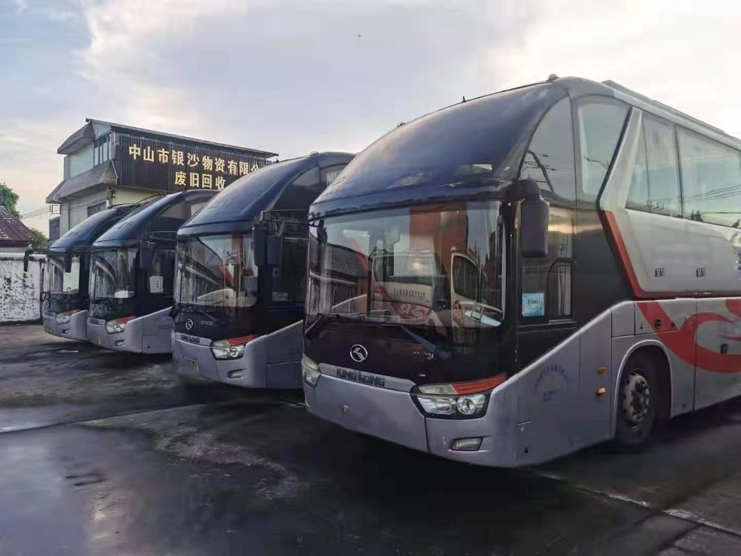 تستخدم Kinglong Bus 55 مقعدًا زجاجًا أماميًا مزدوجًا تستخدم حافلة سياحية منخفضة الكيلومتر هيكل وسادة هوائية