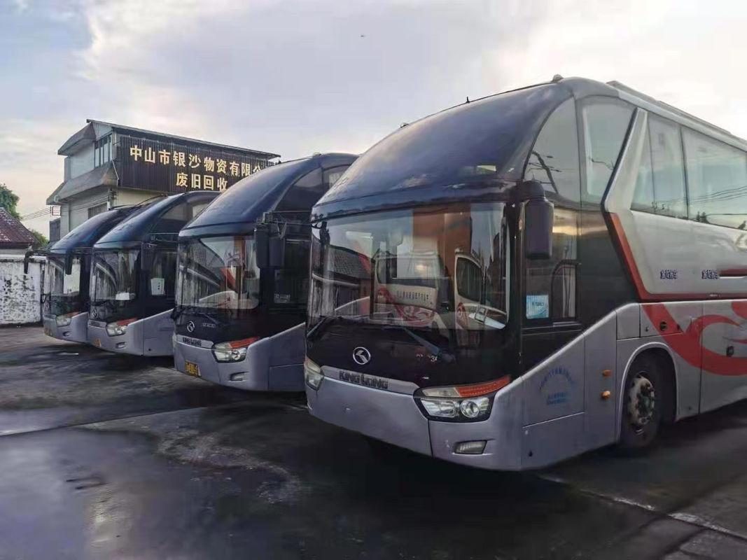 تستخدم Kinglong Bus 55 مقعدًا زجاجًا أماميًا مزدوجًا تستخدم حافلة سياحية منخفضة الكيلومتر هيكل وسادة هوائية