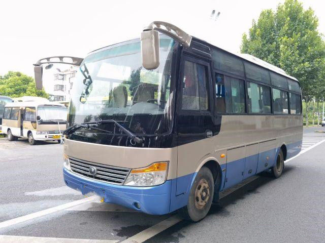 حافلة صغيرة Yutong ZK6752D Yuchai Front Engine Good Passenger Coach 30 مقعدًا 103kw