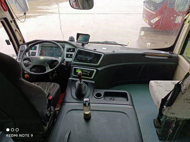 حافلة Dongfeng مستعملة 22 مقعدًا حافلة صغيرة مستعملة EQ6660 Weichai Engine 96kw 2020 سنة منخفضة كيلومتر بحالة جيدة