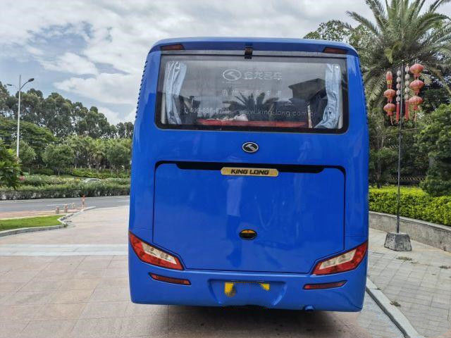 مستعملة نموذج الحافلة السياحية XMQ6859 العلامة التجارية Kinglong 35 مقعدًا منخفض الكيلومتر Euro III مستعمل Mini Coach