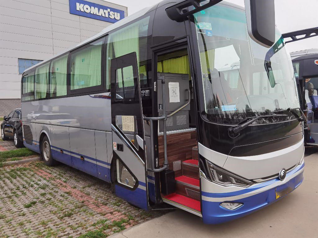 مستعملة حافلات Yutong ZK6907 Luxury Coach Gasoline Engine China Electric Bus with TV