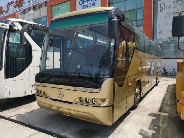 حافلة لمشاهدة معالم المدينة الخلفية Weichai Engine أبواب مزدوجة Beifang العلامة التجارية المستخدمة في الحافلة السياحية BJF6120