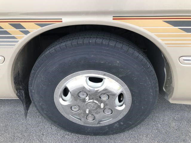 2010 سنة 20 مقعدًا تستخدم Coaster Bus 2TR محرك بنزين تستخدم حافلة صغيرة Toyota Coaster Bus Left Hand Steering