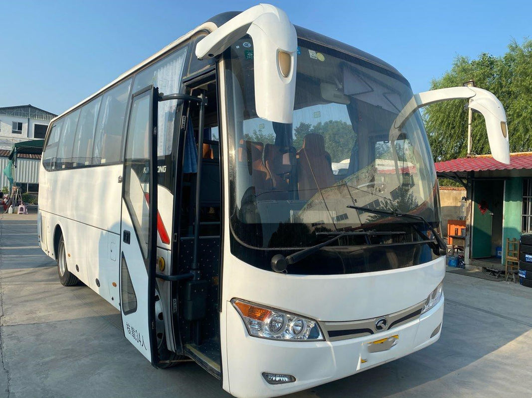 حافلة سياحية مستعملة Kinglong XMQ6802 حافلة مستعملة 34 مقعدًا Yuchai Engine Euro 5 هيكل فولاذي عالي الجودة