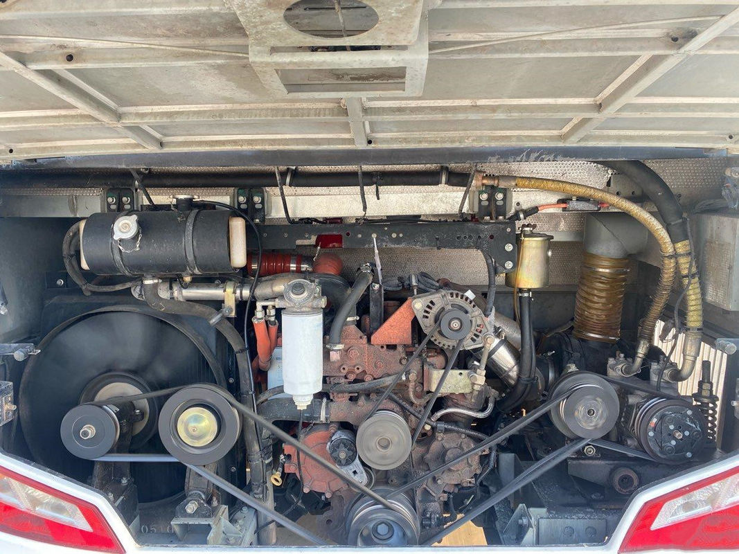 حافلة سياحية مستعملة Kinglong XMQ6802 حافلة مستعملة 34 مقعدًا Yuchai Engine Euro 5 هيكل فولاذي عالي الجودة