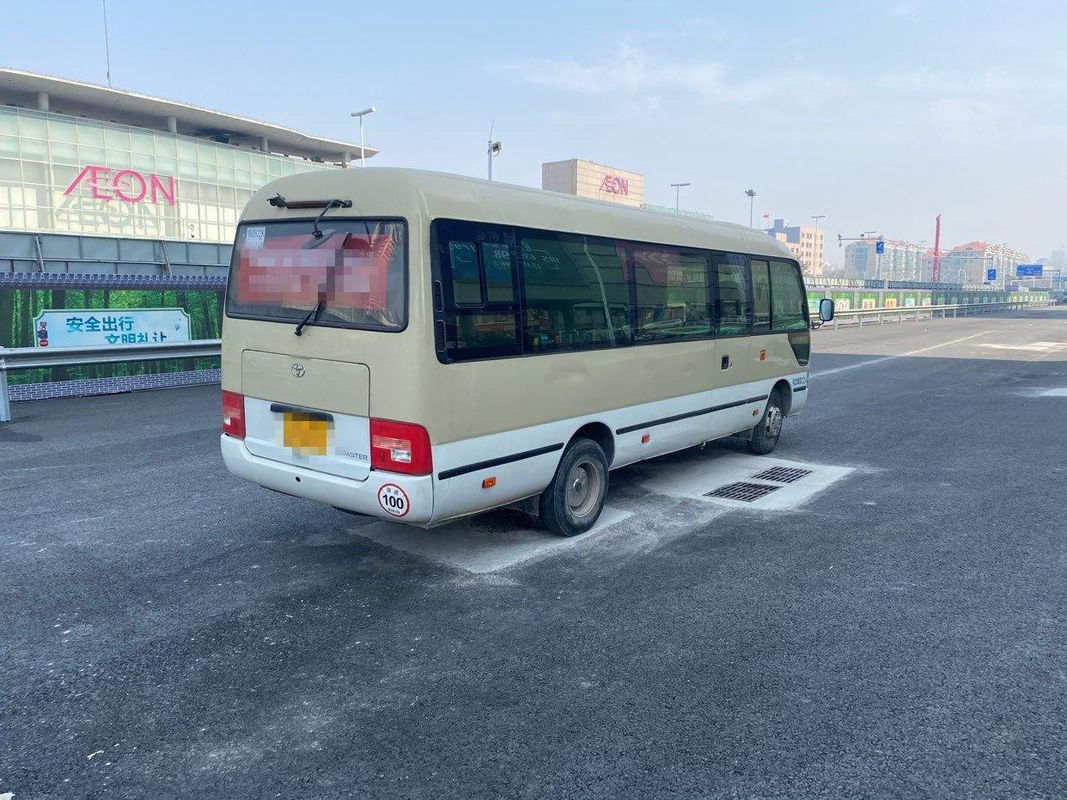 22 مقعدًا 2012 سنة توجيه اليد اليسرى مستعملة محرك البنزين Toyota Coaster Bus 2TR
