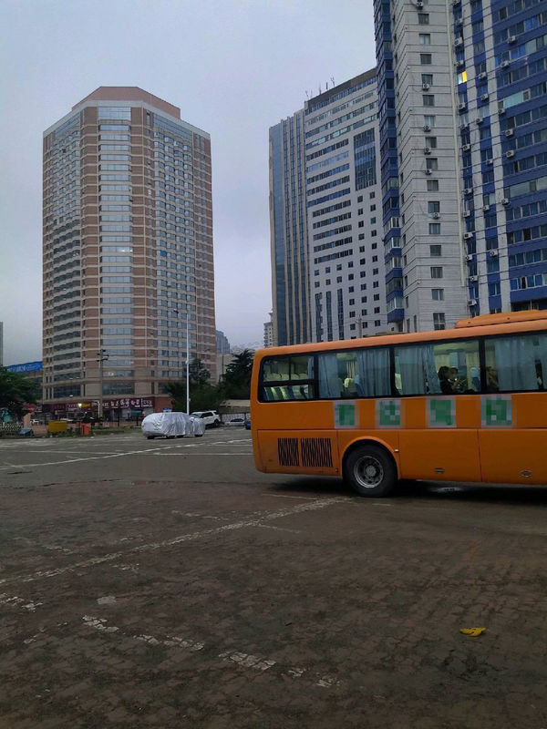 2011 سنة 43 مقاعد LHD التوجيه مستعملة حافلة Yutong ZK6107 حافلة مستعملة 100 كم / ساعة
