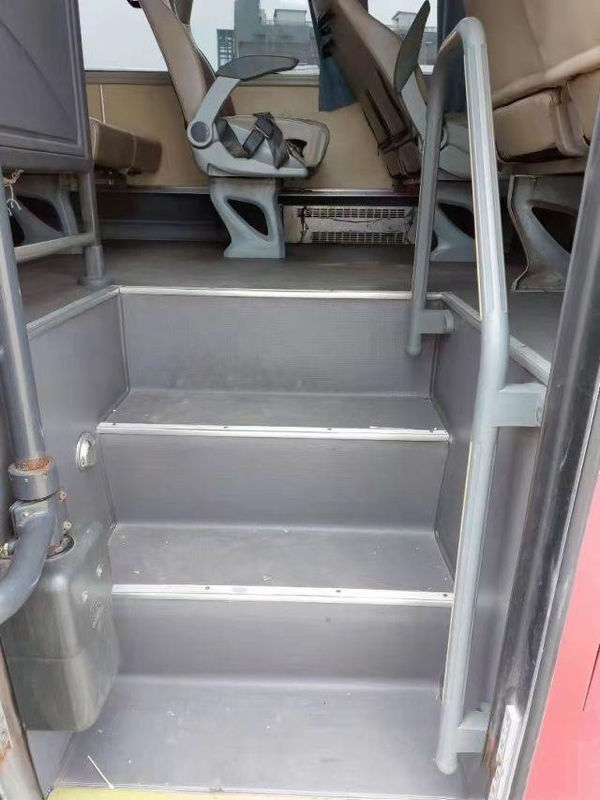 Kinglong حافلة مستعملة XMQ6101 حافلة لمشاهدة معالم المدينة Yuchai 6 علبة التروس 260hp المدينة حافلة الهيكل الصلب 45 مقعدًا