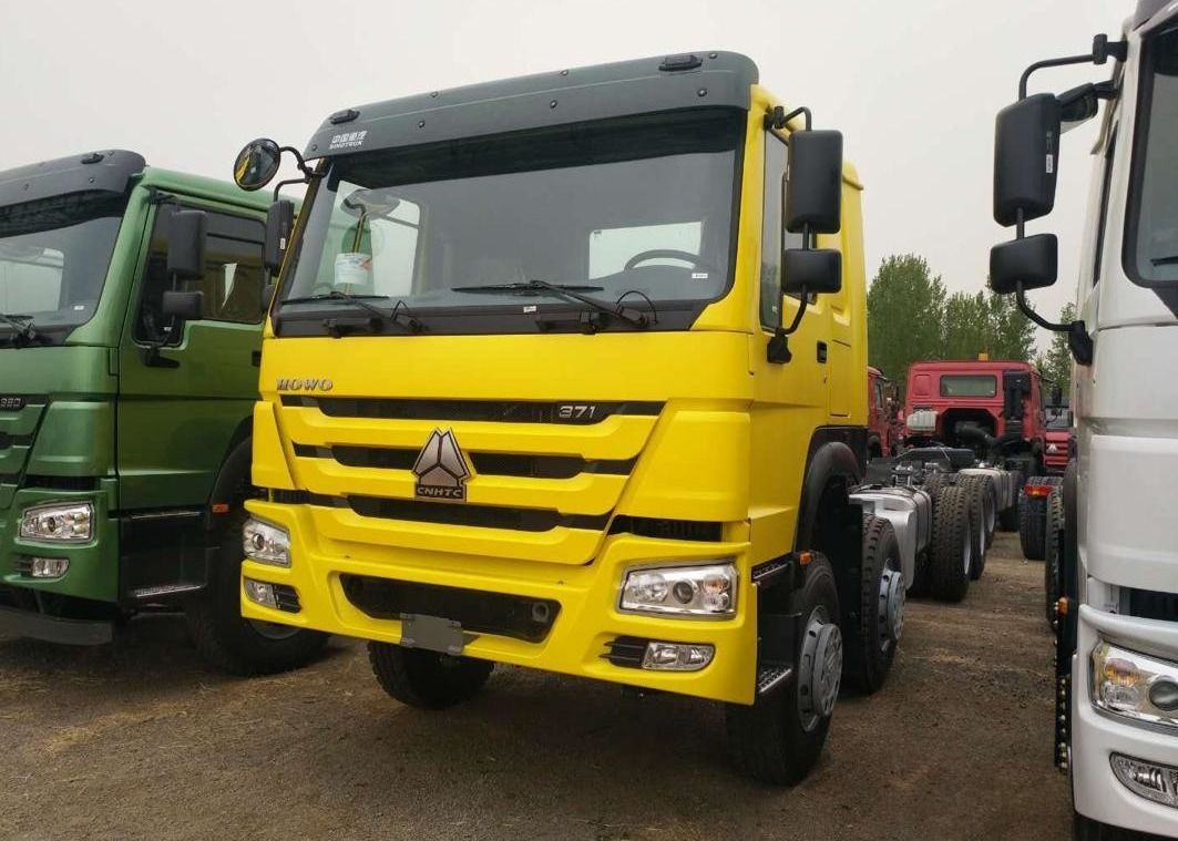 تستخدم Sinotruck Howo Dump Truck 8x4 Tipper Left Hand Right Hand Steering Drive 2018 RHD / LHD